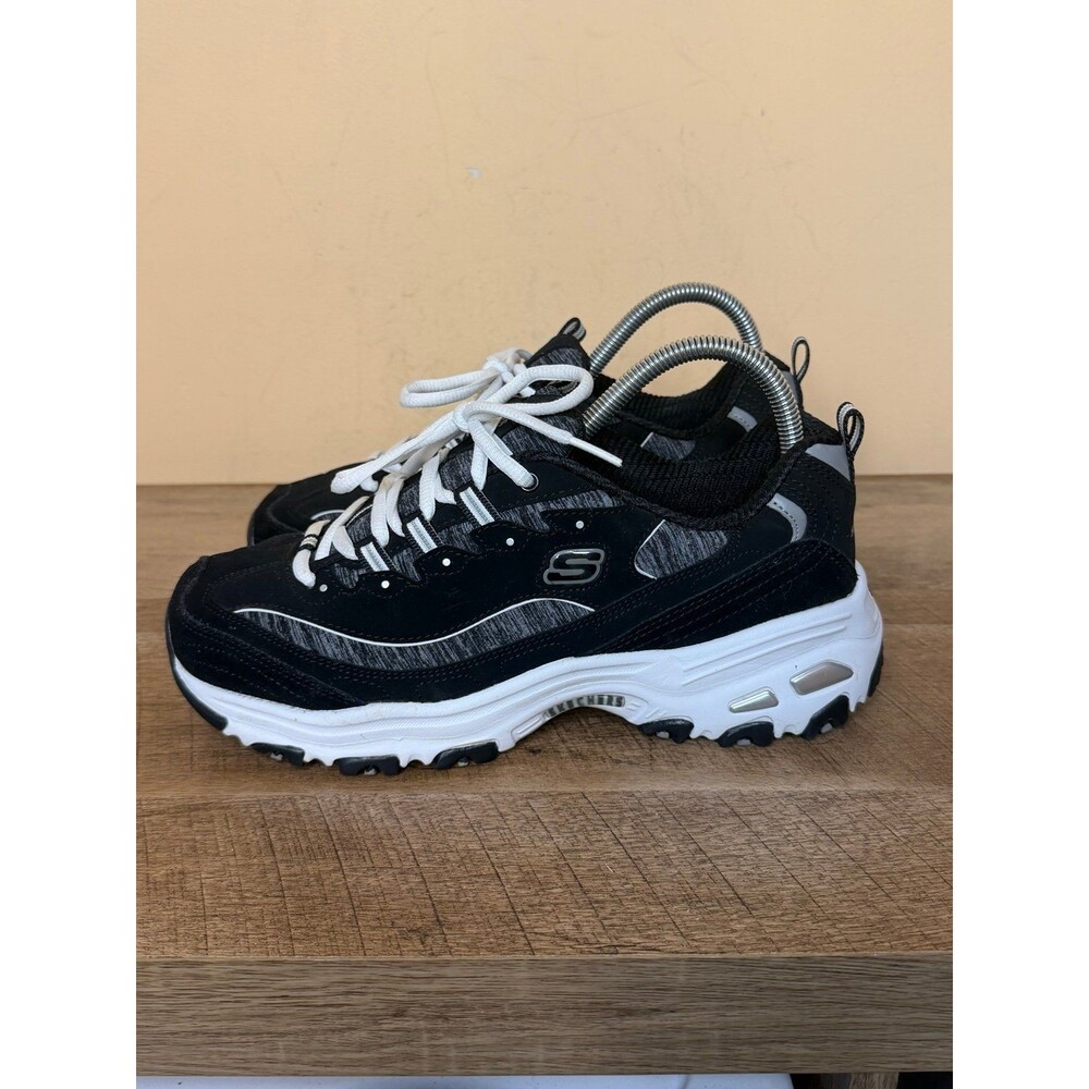 Skechers D'Lites Me Time lace-up sneakers women’s size 9 WIDE FIT shoes